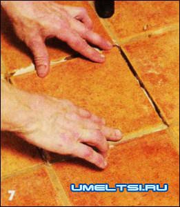 Замена треснувшей плитки