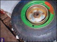 К тормозному барабану со шлицами от ведущего колеса скутера при помощи болтов крепится диск колеса меньшего диаметра К тормозному барабану со шлицами от ведущего колеса скутера при помощи болтов крепится диск колеса меньшего диаметра