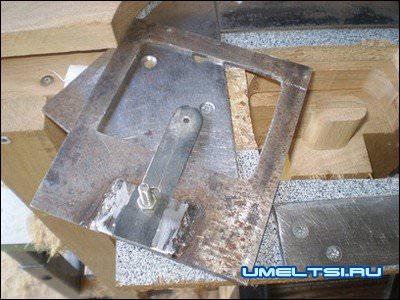 Приспособление для изготовления столярного шипа Приспособление для изготовления столярного шипа