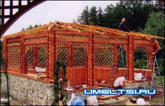 Беседка из дерева и камня Беседка из дерева и камня