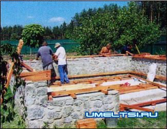 Беседка из дерева и камня Беседка из дерева и камня