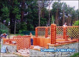 Беседка из дерева и камня Беседка из дерева и камня