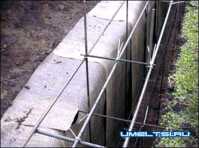 Гидроизоляцию фундамента делают на начальной стадии строительства Гидроизоляцию фундамента делают на начальной стадии строительства