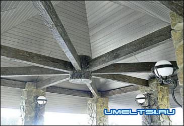 беседка на берегу водоема беседка на берегу водоема