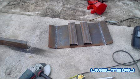 Швеллер для крепления вибратора к плите Швеллер для крепления вибратора к плите