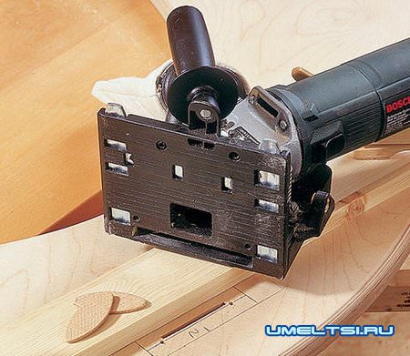 Делаем отверстия под шканты Делаем отверстия под шканты