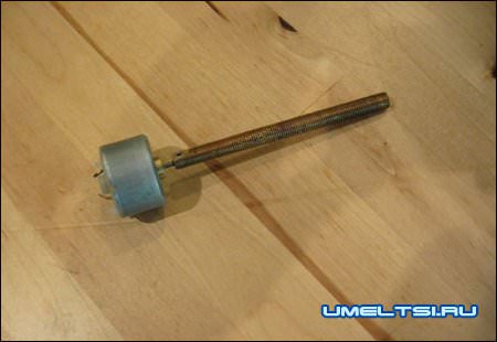 Аппарат для сладкой ваты-монтаж двигателя Аппарат для сладкой ваты-монтаж двигателя