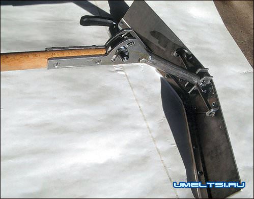 Скребок для снега своими руками фото