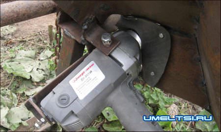 Бетономешалка своими руками с приводом от дрель-миксера Бетономешалка своими руками с приводом от дрель-миксера