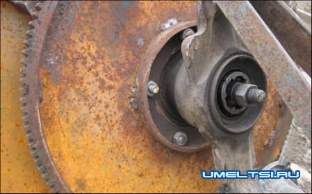 Бетономешалка своими руками с приводом от дрель-миксера Бетономешалка своими руками с приводом от дрель-миксера