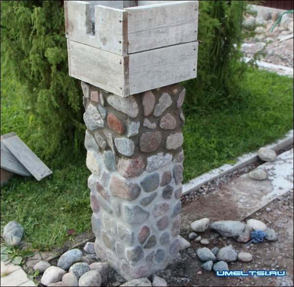 Столбы из камня Столбы из камня