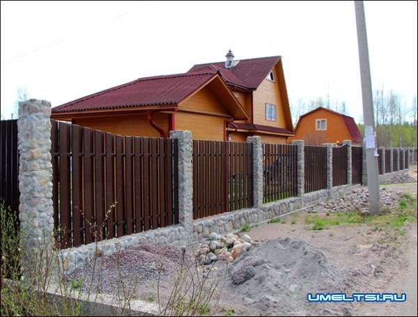 Столбы из камня Столбы из камня