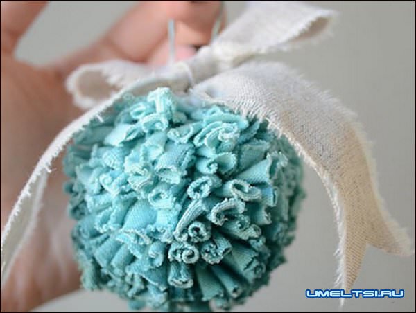 новогодний шарик из ткани новогодний шарик из ткани