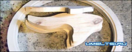 Деревянный стол со стеклянным верхом Деревянный стол со стеклянным верхом