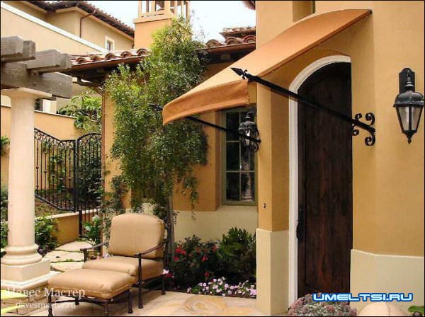 Навес над крыльцом дома фото Навес над крыльцом дома фото