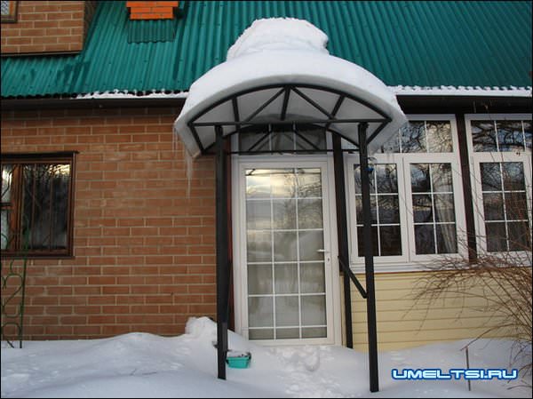 Навес над крыльцом дома фото Навес над крыльцом дома фото