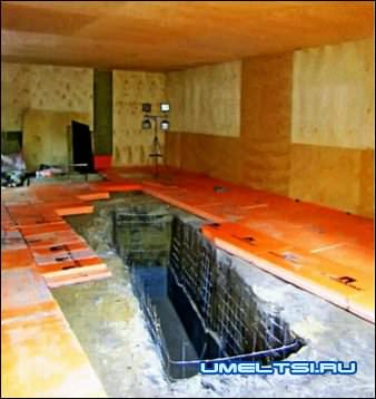 Автомобиль на даче Автомобиль на даче