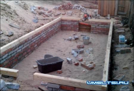 Как построить теплицу своими руками