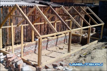 Как построить теплицу своими руками