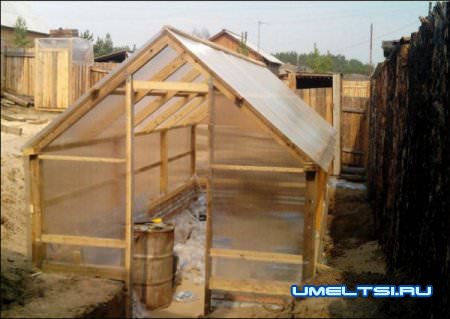 Как построить теплицу своими руками