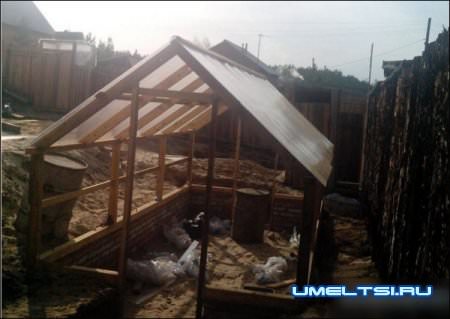 Как построить теплицу своими руками