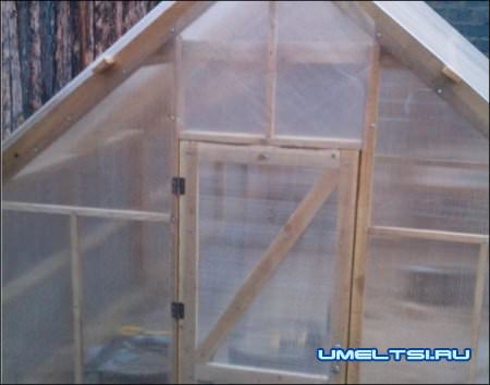Как построить теплицу своими руками