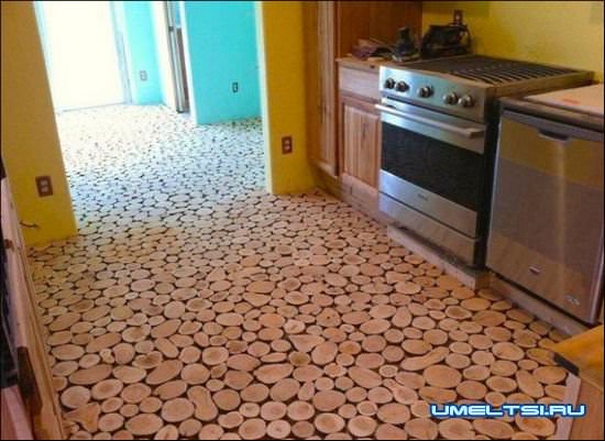 Пол из спилов дерева