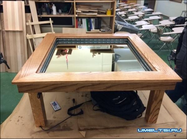 Журнальный столик с LED