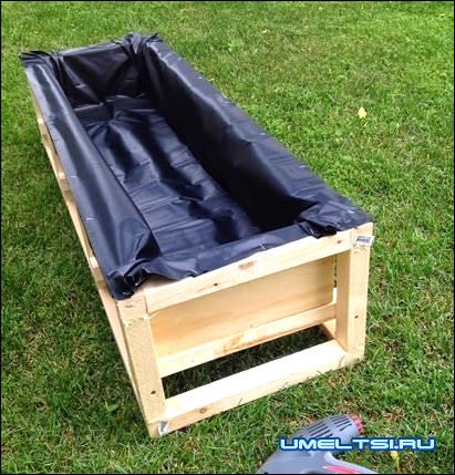 Водопад по стеклу