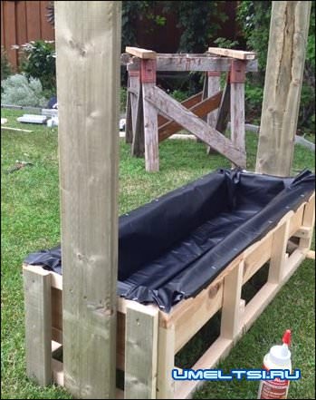 Водопад по стеклу