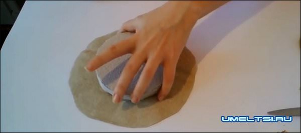 Новогодние часы из конфет своими руками Новогодние часы из конфет своими руками