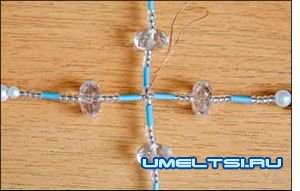 Снежинки из бисера и бусин Снежинки из бисера и бусин