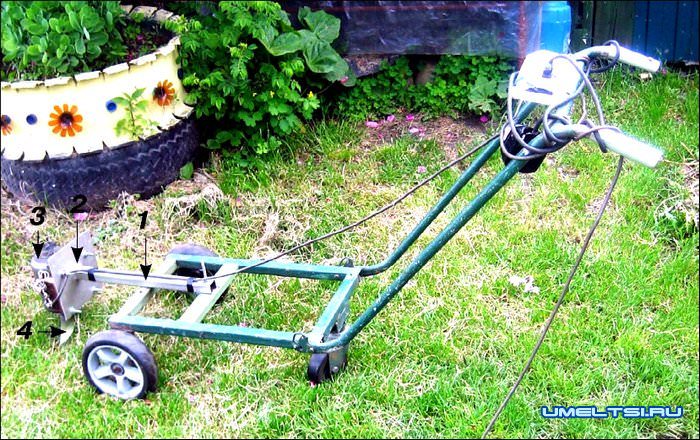 газонокосилка на тележке