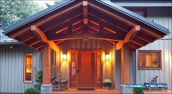 Козырек над входом в дом Козырек над входом в дом