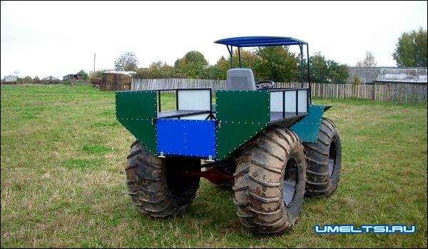 Полноприводной вездеход с ломающейся рамой