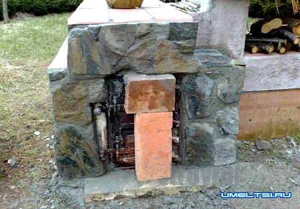 Кирпичная барбекю–коптильня своими руками-фото Кирпичная барбекю–коптильня своими руками-фото