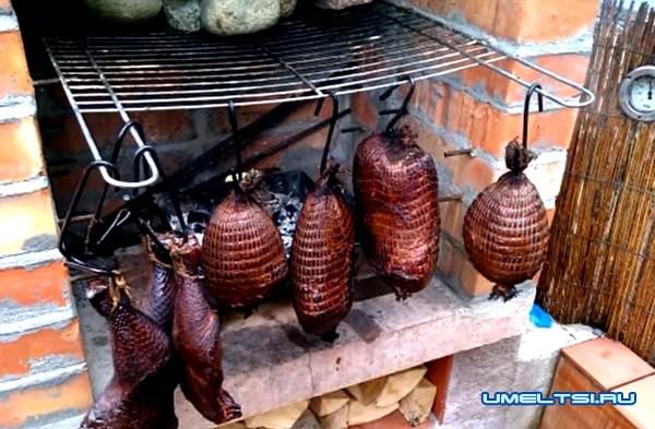 Кирпичная барбекю–коптильня своими руками-фото Кирпичная барбекю–коптильня своими руками-фото