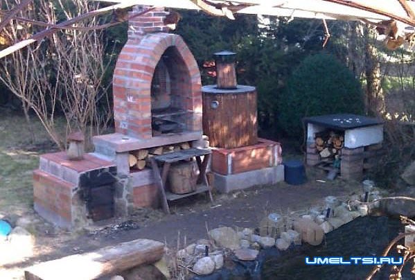 Кирпичная барбекю–коптильня своими руками-фото Кирпичная барбекю–коптильня своими руками-фото