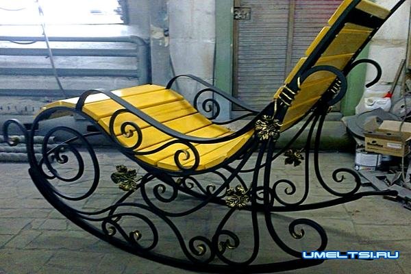 Наиболее распространенные модели кресла-качалки: метелл