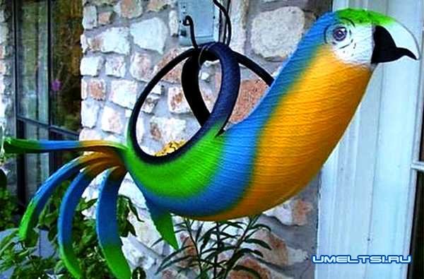 Попугай из шин Попугай из шин