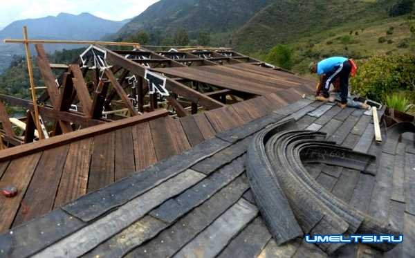 Крыша из старых шин Крыша из старых шин