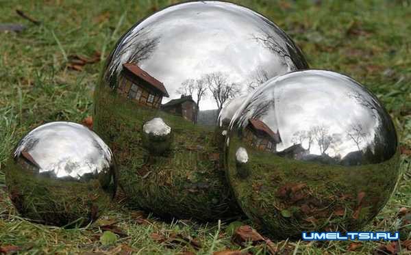 Идеи оформления двора-зеркальные предметы