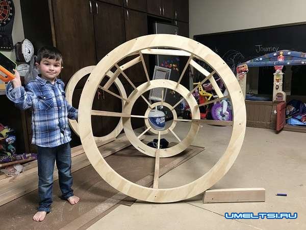 Кровать в виде космического корабля Кровать в виде космического корабля