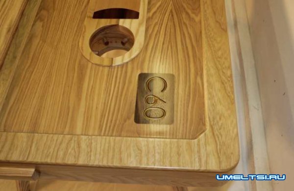 журнальный столик в виде кассеты