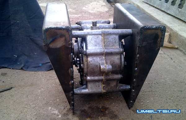 Редуктор и его крепление Редуктор и его крепление