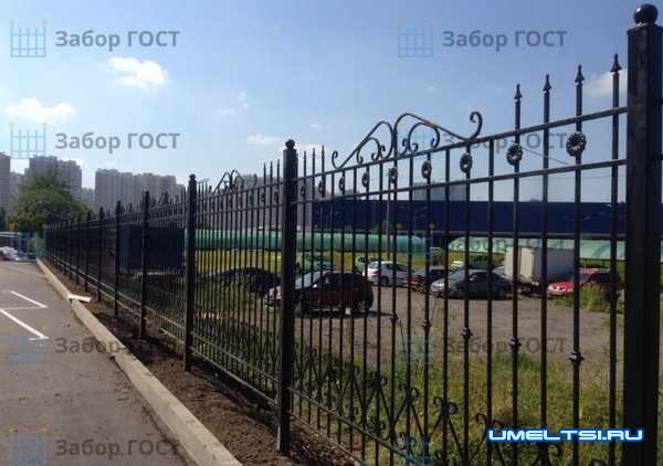 Какой забор лучше поставить в частный дом?