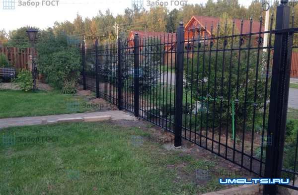 Какой забор лучше поставить в частный дом?