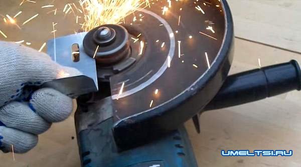 Как открутить гайку на болгарке - ход работ Как открутить гайку на болгарке - ход работ