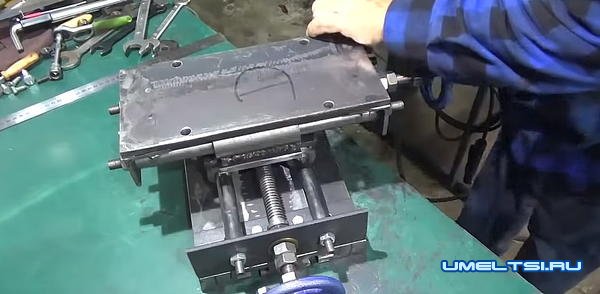 Координатный стол для сверлильного станка Координатный стол для сверлильного станка