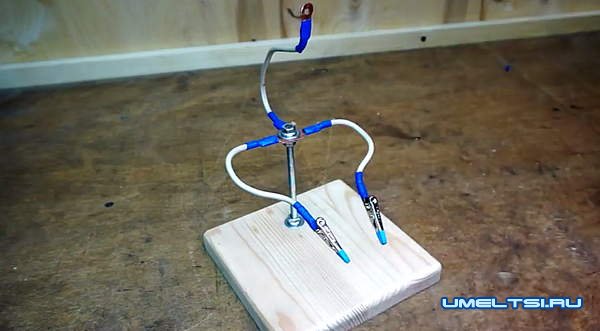 Зажим для пайки "Третья рука" Зажим для пайки "Третья рука"